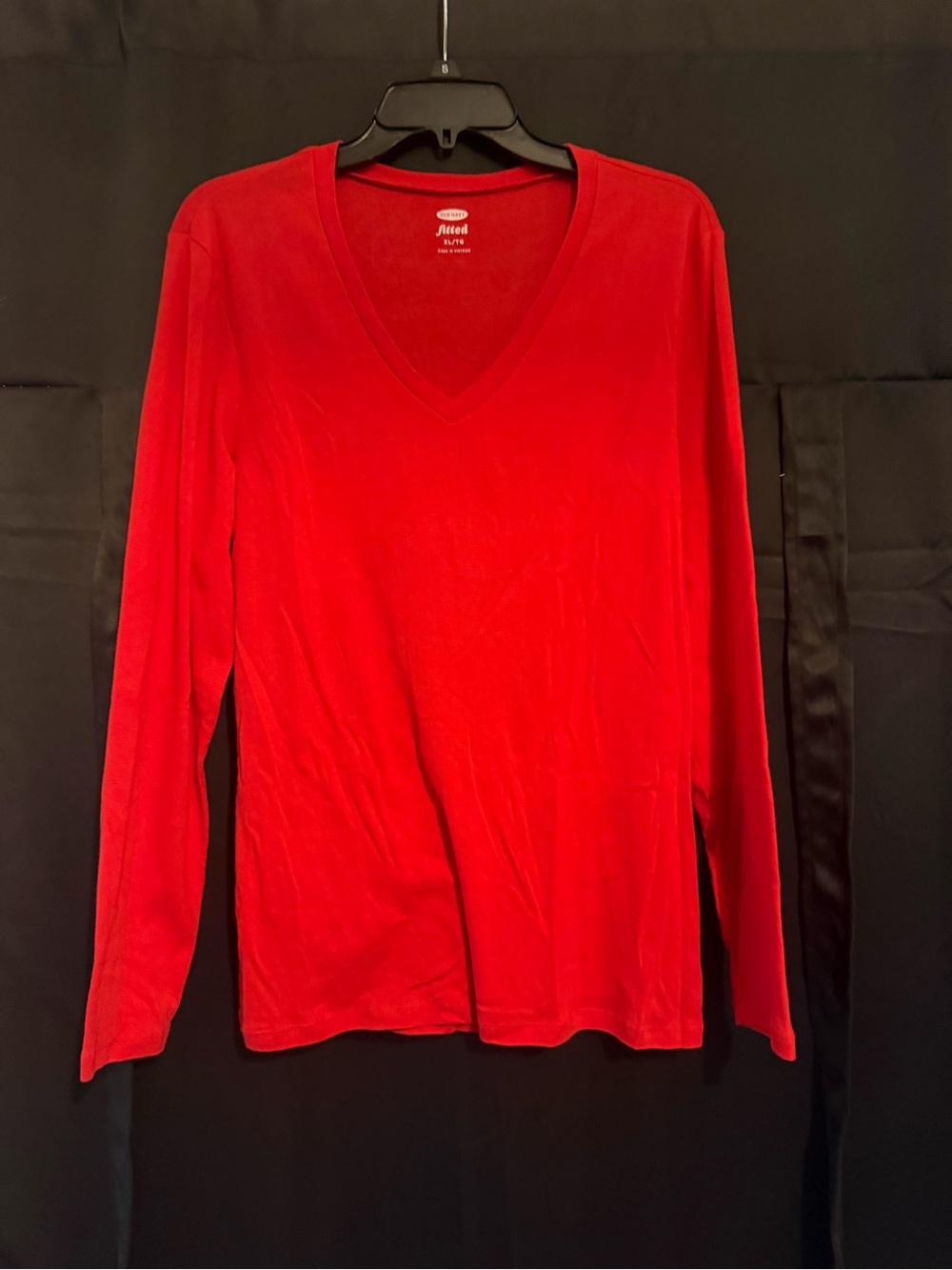 Old Navy Red V-Neck Long Sleeve Fitted Tee